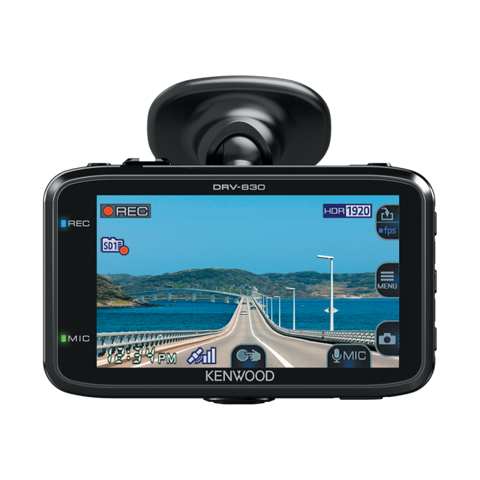 Kenwood DRV-830 Kamera za automobil, prednja kompaktna wide quad HD kamera, sa G sensor i integrisanim GPS-om, koja omoćava snimanje u Quad HD rezoluciji. 